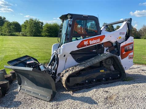 skid steer mechanical|lifting a skid steer.